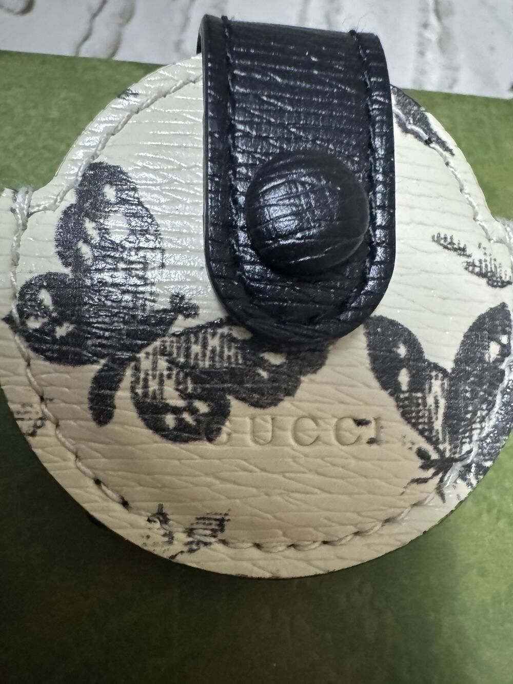 Gucci Herbarium AirTag Holder 701181 Butterfly Floral Black White NEW Box